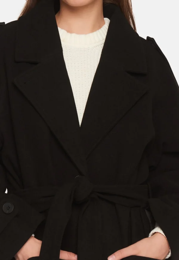 Shop Sisters Point Caleb Jacket Black