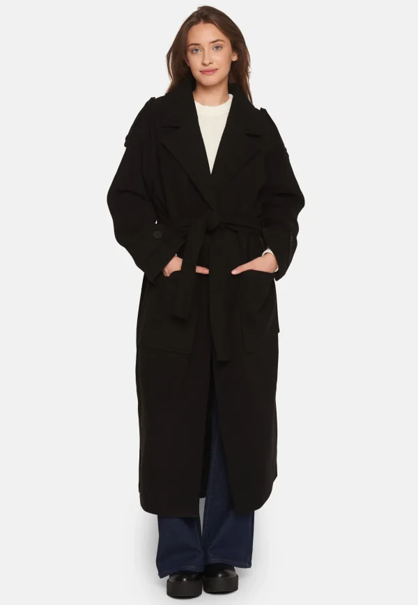 Shop Sisters Point Caleb Jacket Black