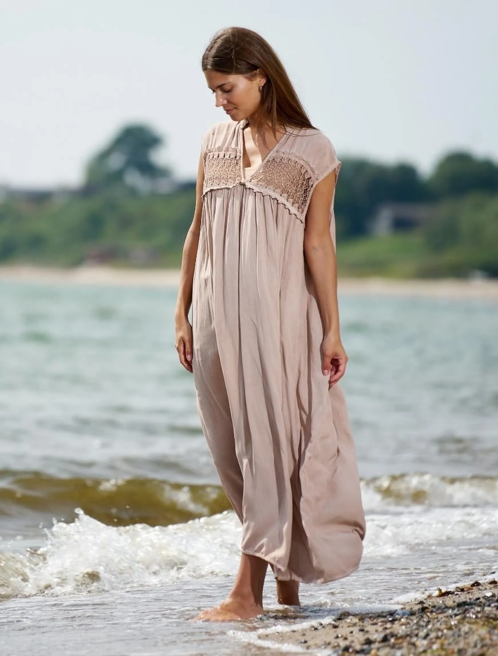 dress_mdckatrine_mandorl_1.webp Fashion marta du chateau 5835 Dress Mdckatrine Mandorla Cold Wash