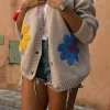Cheap Gown Isa Cardigan Med Handlavet Blomster Sand