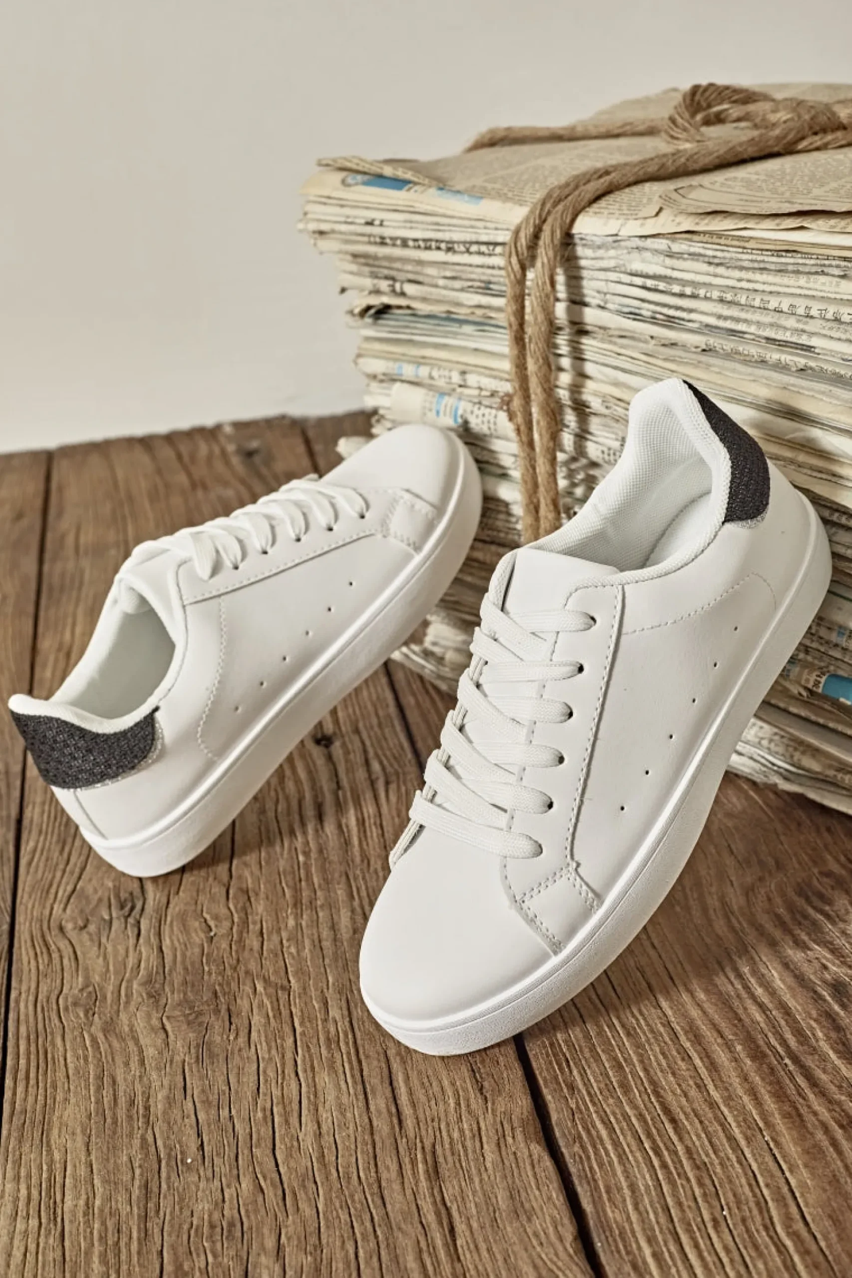 luna_sneakers__whiteblack_0.webp Outlet * Luna Sneakers 8910 White/Black