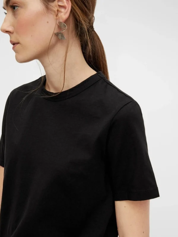 Shop YAS Sarita Ss O-Neck T-Shirt Black