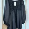 Shop Boho Love Satin Skjorte Med Krol Black