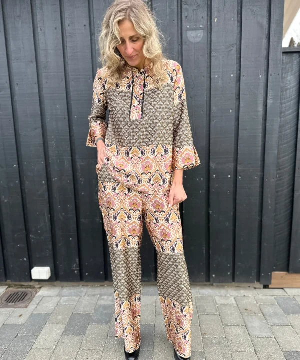 Clearance Love & Divine Love1056 Blouse Paisley